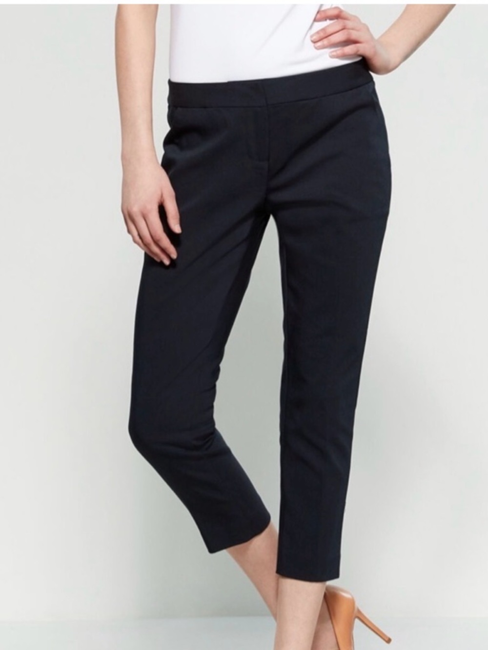 Cropped Amanda & Chelsea Black Capri Low Rise Slim Hip And Thigh